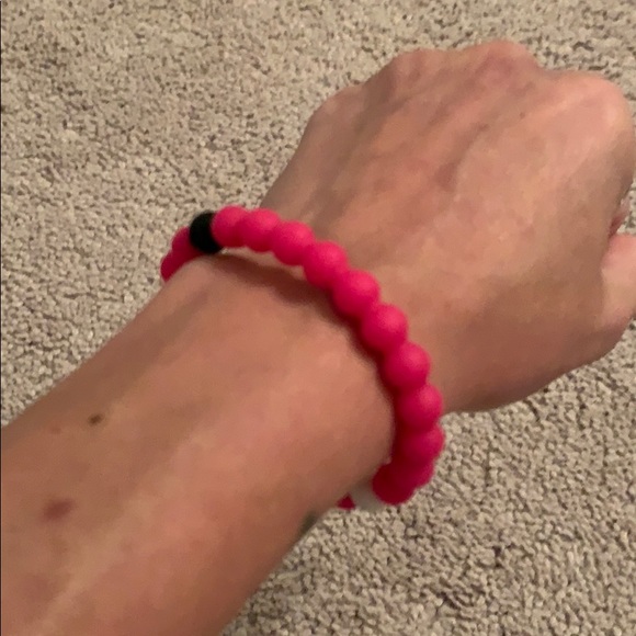 🛍 Lokai Bright Pink Bracelet Size S 🛍 - Picture 4 of 6
